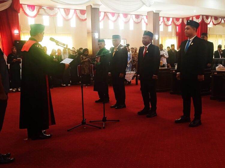 Tiga Pimpinan DPRD Muna Resmi Dilantik untuk Periode 2024–2029