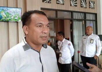 KPU Muna Mulai Pembersihan Alat Peraga Kampanye Jelang Masa Tenang Pilkada 2024