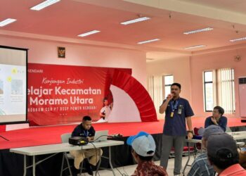 PLN UP3 Kendari ULP Wua-Wua Gandeng PT DSSP Power Sosialisasi Bahaya Ketenagalistrikan dan Aplikasi PLN Mobile ke Masyarakat Moramo Utara
