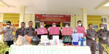 Kejari Muna Musnahkan Barang Bukti Tindak Pidana Umum di Akhir Tahun 2024