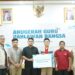 Momentum Hari Guru Nasional, Yayasan Baitul Maal PLN UP3 Kendari Berikan Bantuan untuk Para Guru
