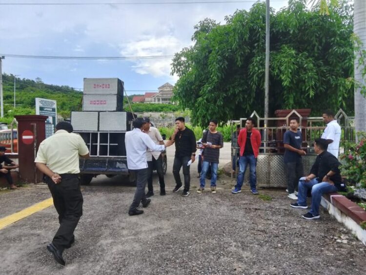 Temukan Sejumlah Kejanggalan dalam Penetapan Tersangka, AMPH Sultra Geruduk Pengadilan Pasarwajo dan Kejari Buton