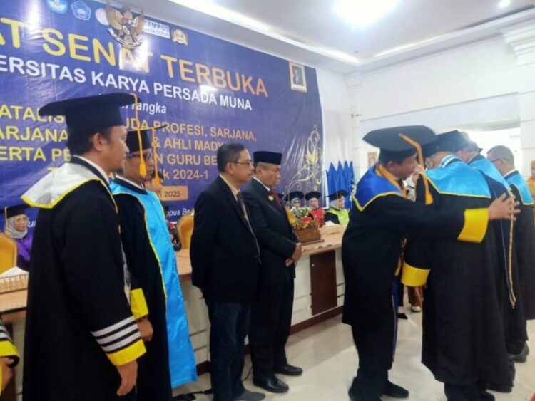 Universitas Karya Persada Muna Kukuhkan Tiga Guru Besar untuk Tingkatkan Standar Akademik