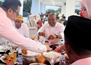 Anggota DPRD Fraksi PDIP Zulham Damu Hadiri Bukber Pemkot Kendari