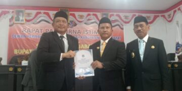 Serah Terima Jabatan, La Ode Darwin Dan Ali Basa Komitmen Wujudkan Muna Barat Sebagai “Liwu Mokesa”