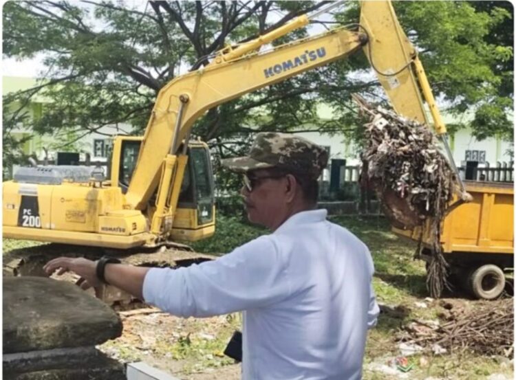 Wakil Bupati Muna Gerak Cepat Tangani Permasalahan Sampah Dengan Kerahkan Alat Berat