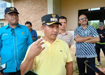 Bupati Muna Barat Geram dengan Kinerja Kades Kasimpa Jaya : Tak Memberikan Pelayanan Pemerintahan yang Baik 