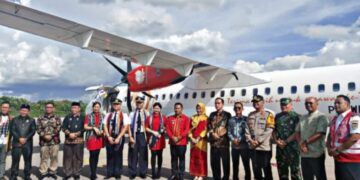 Bandara Sugimanuru di Muna Barat Kembali Beroperasi, Wings Air ATR 72-600 Mendarat Perdana