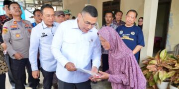 Wamen ATR/BPN, Serahkan 65 Sertifikat Elektronik Secara Door To Door Kepada Masyarakat Di Kabupaten Semarang