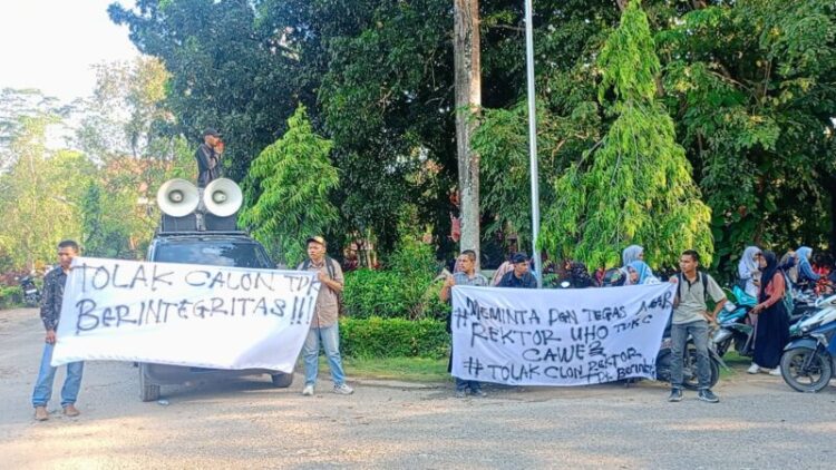 Rektor UHO Prof Muhammad Zamrun Firihu Didemo, Diminta Tak Cawe-cawe dalam Pilrek