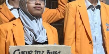 Save Ojol Indonesia, Mahasiswa di Kendari Kompak bersama DPR Dorong Potongan Tarif Aplikator Ojol Maksimal 10%