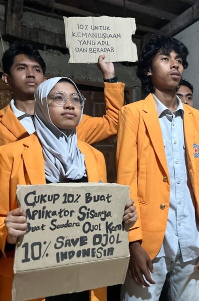 Save Ojol Indonesia, Mahasiswa di Kendari Kompak bersama DPR Dorong Potongan Tarif Aplikator Ojol Maksimal 10%