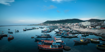 STRATEGI YANG EFEKTIF DALAM MEMBANGUN KEMBALI BUDAYA MARITIM INDONESIA SEBAGAI BAGIAN DARI POROS MARITIM DUNIA