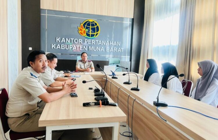 Berikan Pengarahan Kepada CPNS Baru, Kepala Kantor Pertanahan Mubar : Wujudkan Pelayanan Yang Optimal