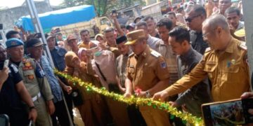 Resmikan Pasar Tongkoea, Bupati Mubar: Maksimalkan Pasar Sebagai Tempat Transaksi Jual Beli Guna Meningkatkan Perekonomian Masyarakat