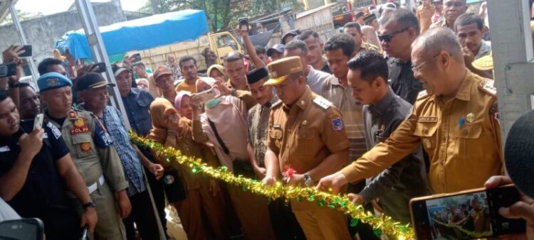 Resmikan Pasar Tongkoea, Bupati Mubar: Maksimalkan Pasar Sebagai Tempat Transaksi Jual Beli Guna Meningkatkan Perekonomian Masyarakat