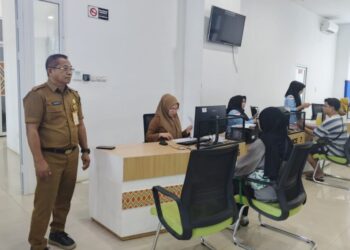 Mudah & Cepat, Dinas Dukcapil Kota Kendari Melayani Orang Tua Peserta Didik SPMB Hanya Butuh 1 Menit