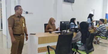 Mudah & Cepat, Dinas Dukcapil Kota Kendari Melayani Orang Tua Peserta Didik SPMB Hanya Butuh 1 Menit