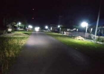 Pemasangan Lampu Jalan 130 Unit di Desa Lombujaya: Komitmen Pemerintah Desa Untuk Keamanan Dan Kenyamanan Warga