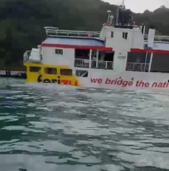 Hindari Cuaca Buruk Hingga Kandas di Perairan Konsel, Kapal Feri KMP Tongkol Kini Dievakuasi