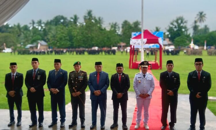 Jadi Inspektur Upacara di HUT Bhayangkara Ke-79, Bupati Mubar La Ode Darwin Apresiasi Kinerja Polri