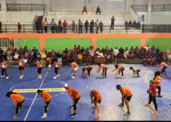 Pemkab Muna Meriahkan HUT ke-80 RI, Awali dengan Lomba Bola Gotong Antar-OPD