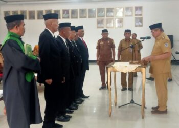 Bupati Muna Lantik Lima Pimpinan BAZNAS Baru, Targetkan Pengelolaan Zakat Lebih Optimal