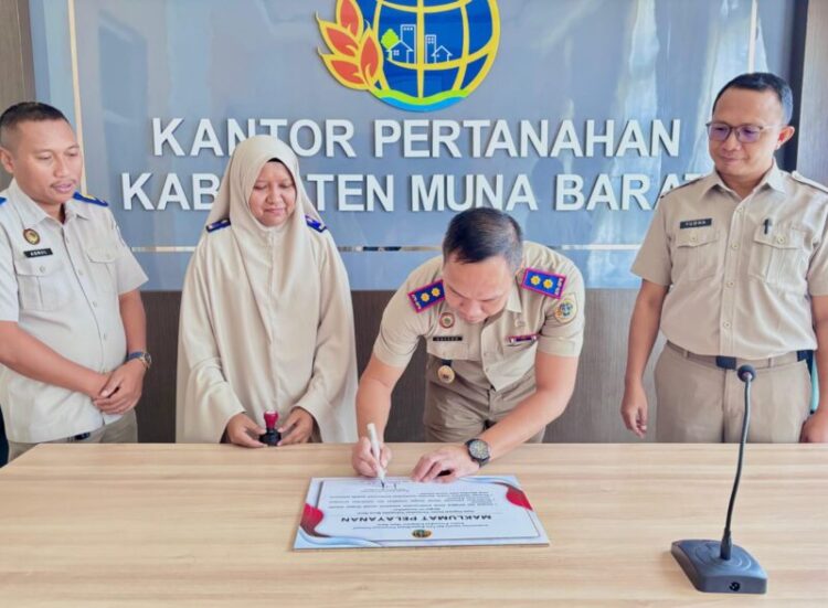 Kantah Mubar Tandatangani Maklumat Pelayanan, Edison : Wujud Komitmen Dalam Memberikan Pelayanan Yang Transparan dan Akuntabel
