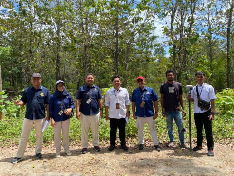 Kantah Mubar Meninjau Lokasi SD Negeri 5 Tikep, Upaya Selesaikan Masalah Tanah Antara Masyarakat dan Pemda