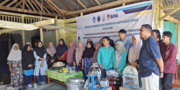 Tim Dosen Universitas Sembilanbelas November Kolaka Lakukan Kegiatan PKM Tentang Pemberdayaan Kelompok Wanita Tani Mekar Jaya Melalui Penerapan Teknoekonomi Produk Olahan Ubi Kayu dan Tempe di Desa Kukutio Kabupaten Kolaka