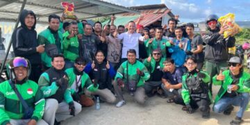 Kadin Sultra Peduli, Salurkan Ratusan Beras Kepada Pengemudi Ojol di Kota Kendari 