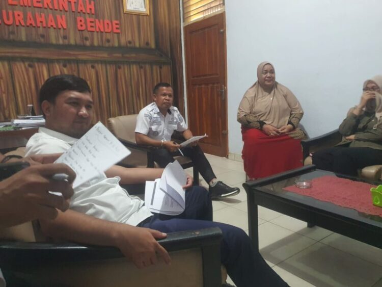 Hebat ! Camat Kadia dan Lurah Bende Sukses Lakukan Mediasi Warga Terkait Permasalahan Penunjukan PLT RT 02