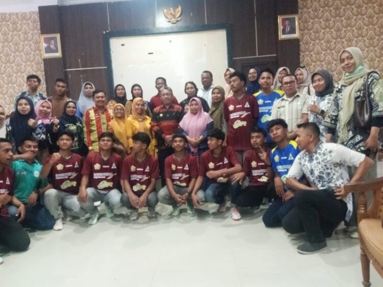 Bupati Muna Apresiasi Prestasi Tim Futsal SMAN 2 Raha