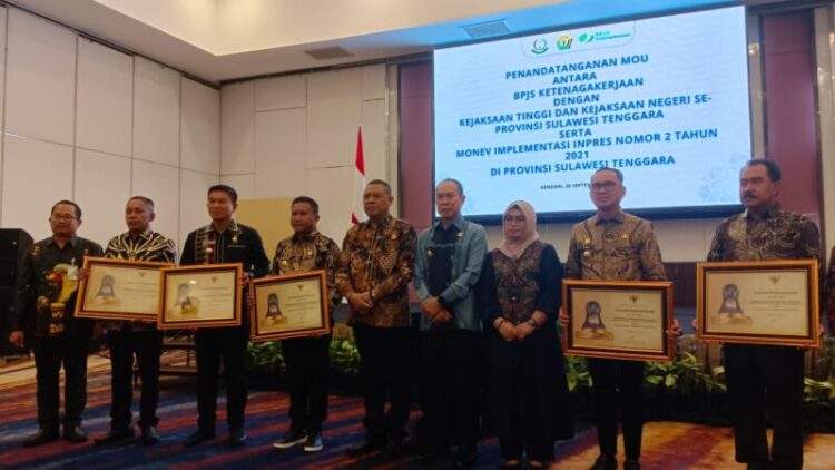Pemkab Mubar Raih Penghargaan Paritrana Award 2025, Komitmen Lindungi Para Pekerja Rentan di Mubar