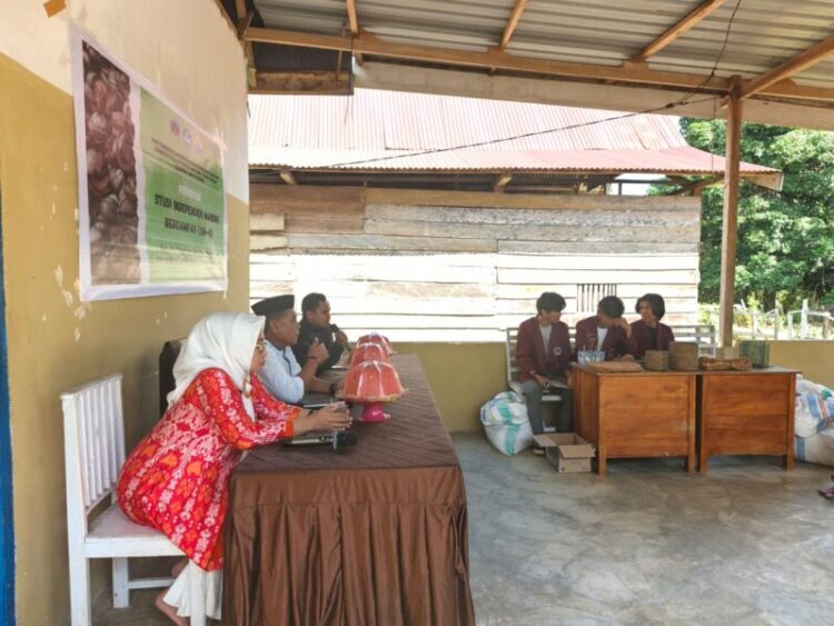 Tim Dosen dan Mahasiswa USN Kolaka Lakukan Pendampingan Masyarakat Desa Gunung Sari dalam Produksi Cocofiber dan Cocopeat menjadi Produk Bernilai Ekonomi