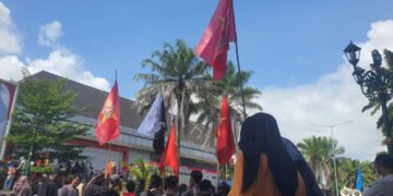 Riuh ! Sultra Bergerak  Hari Ini Ratusan Mahasiswa Turun ke Jalan