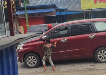 Miris Anak Kecil Jadi Pengemis di Lampu Merah, Sao -Sao   Kota Kendari