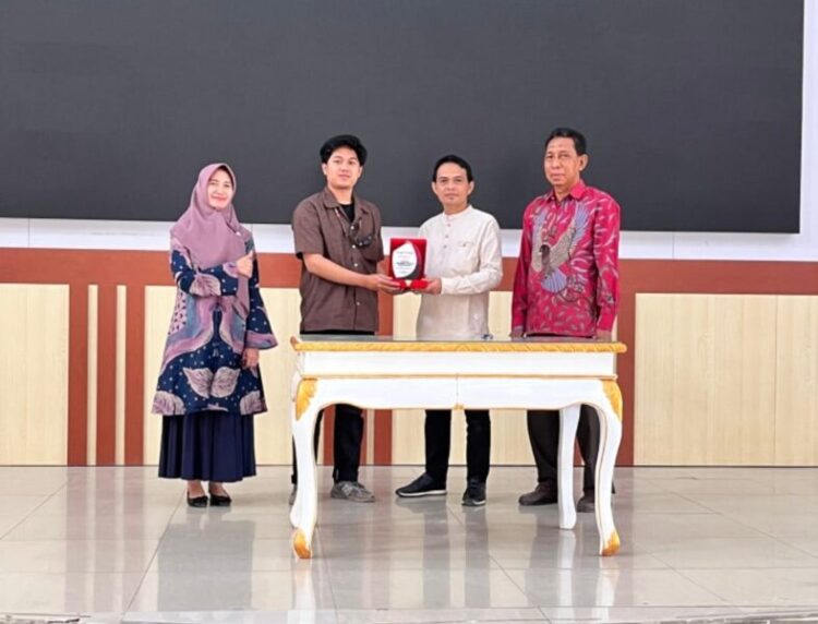 Hebat ! Universitas Sembilanbelas November Kolaka Perkuat Sinergisitas dengan Media Lokal.