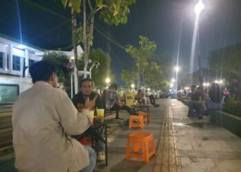 Pematang jalan mtq kendari, Tempat Nongkrong Asik Warga kendari.