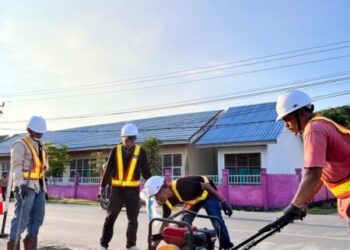 Perbaiki Jalan Berlubang Di Kota Kendari Abu Langit Official : Ini Murni Kepedulian