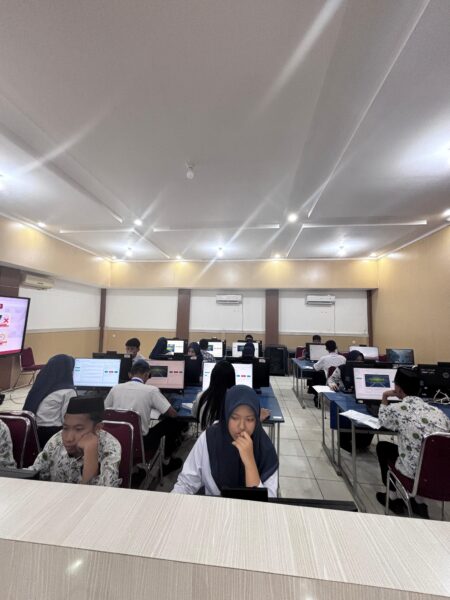 Ujian CBT SMA Unggul Garuda Digelar di Laboratorium Komputer dan Lab Bahasa USN Kolaka