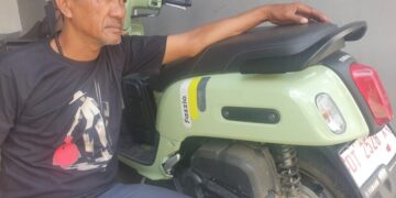 Satu Sampah, Satu Bencana: Kisah Haru Perjuangan Anwar ‘Kantong Merah’ Menjaga Wajah Kota Kendari.