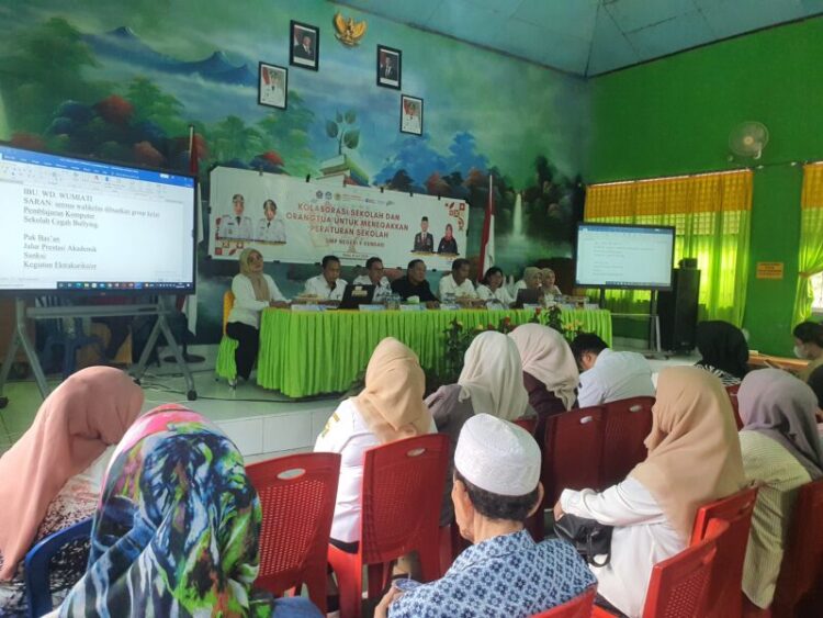 Geger ! SMP Negeri 9 Kendari Mengumpulkan Seluruh Wali Murid? Ini Tujuan Besarnya