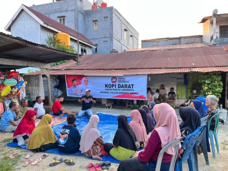 Bergerak dari Lorong ke Lorong, Cara DPC PRI Kendari Sentuh Hati Komunitas Pemulung Ini Bikin Merinding”
