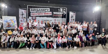 Abang Becak dan Pemulung Jadi Bintang Karnaval HUT PRI Sultra, Bukti Rakyat Selalu di Hati