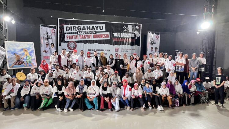 Abang Becak dan Pemulung Jadi Bintang Karnaval HUT PRI Sultra, Bukti Rakyat Selalu di Hati